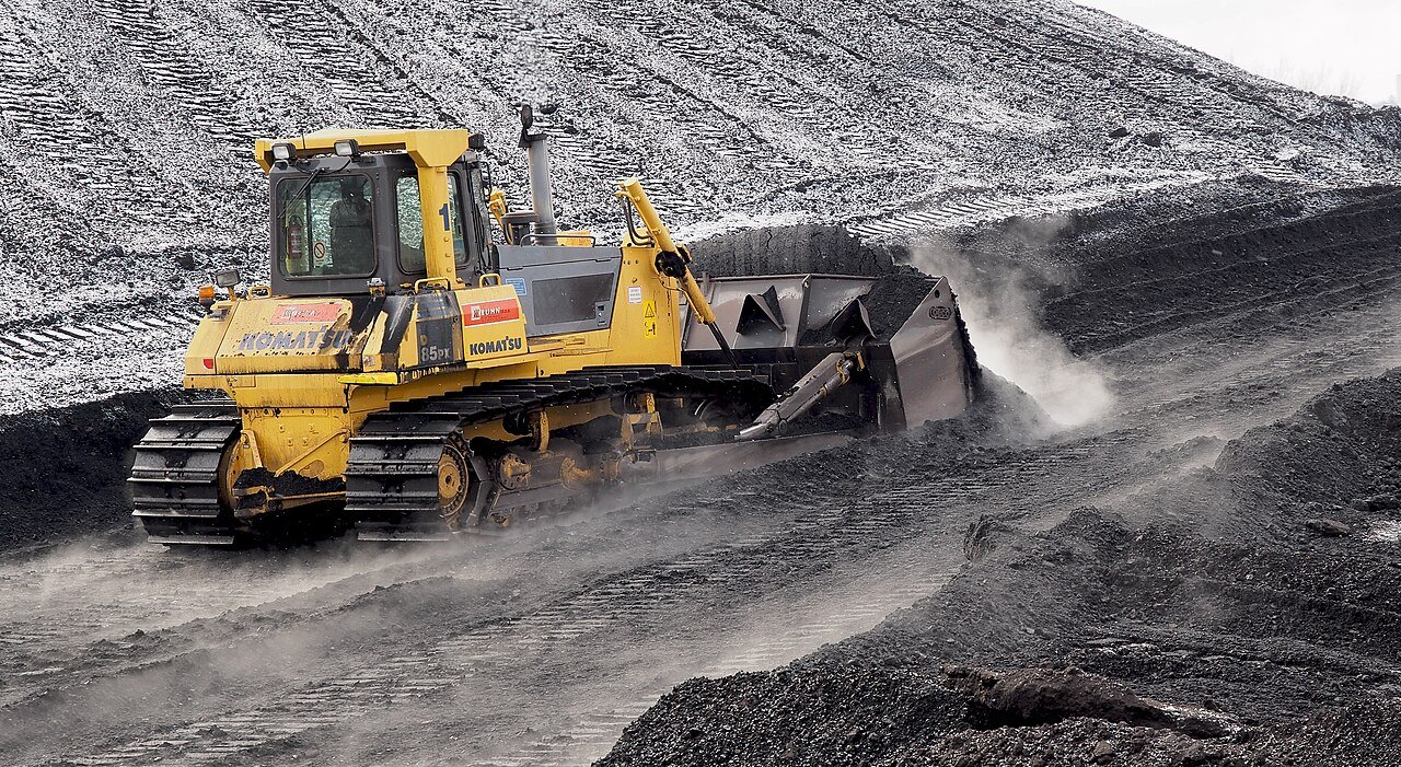 Straight, Universal, Semi-U, dan Angle Blade: Memilih Blade Bulldozer
