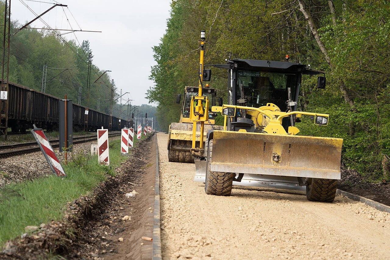 Motor Grader: Fungsi, Bagian-Bagian, dan Cara Kerjanya